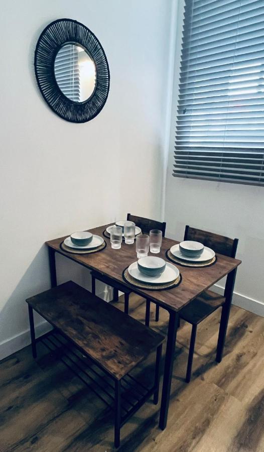 Apartmán Burkhardt Hall- Parking Included- Sleeps 4 Swindon Exteriér fotografie