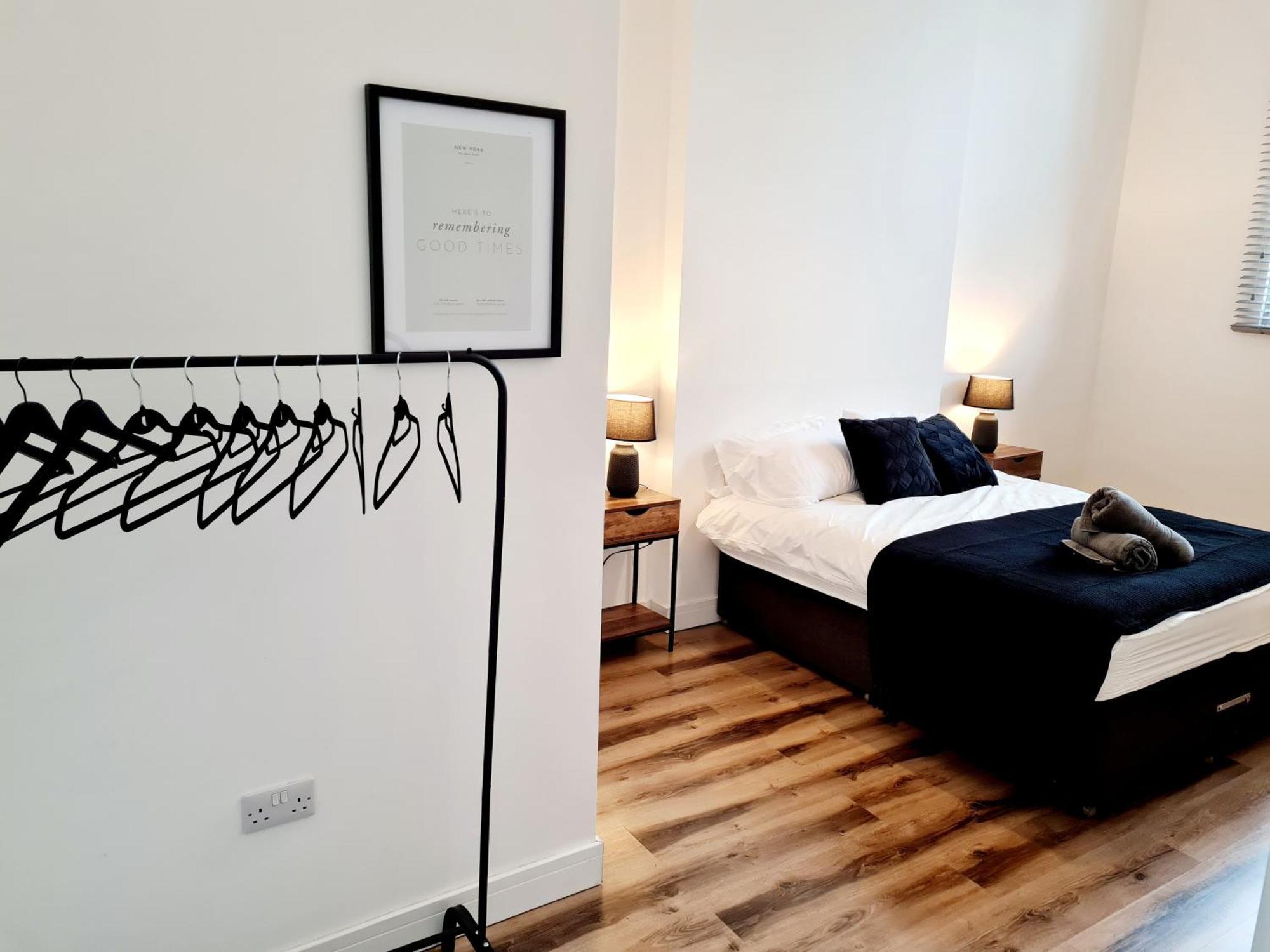 Apartmán Burkhardt Hall- Parking Included- Sleeps 4 Swindon Exteriér fotografie